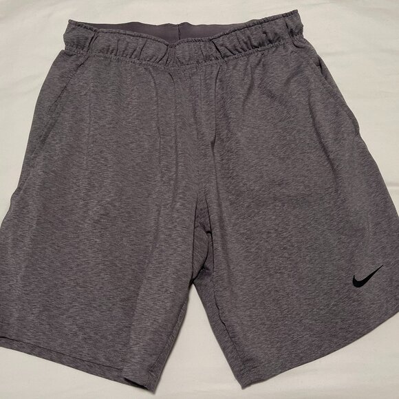 nike dri-fit yoga shorts - Picture 1 of 3